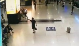 青岛飞机场爆料视频最新,惊现神秘事件，航拍视频曝光惊人一幕